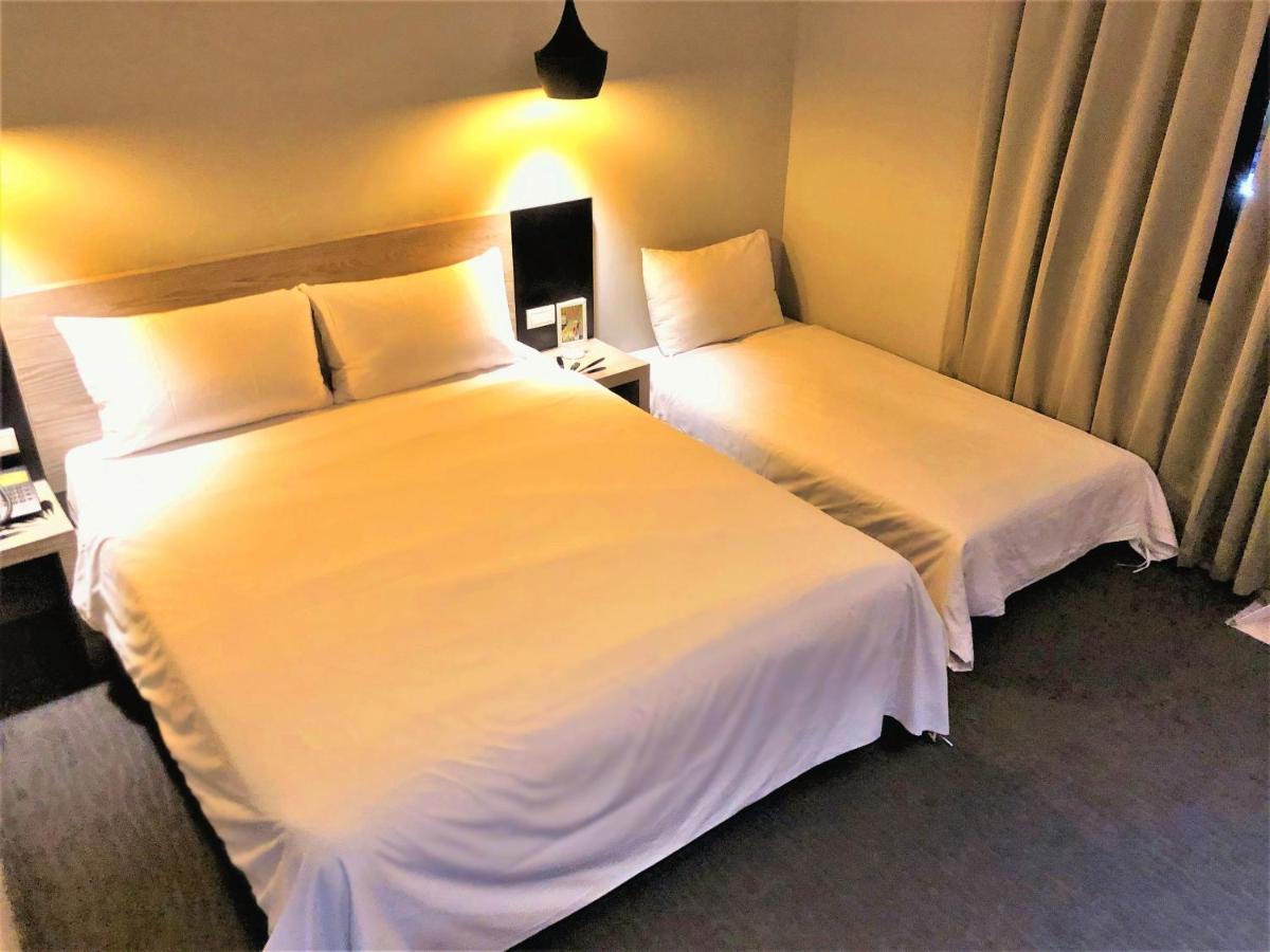 Kiwi Express Hotel - Jiuru Rd Каосюн Екстериор снимка