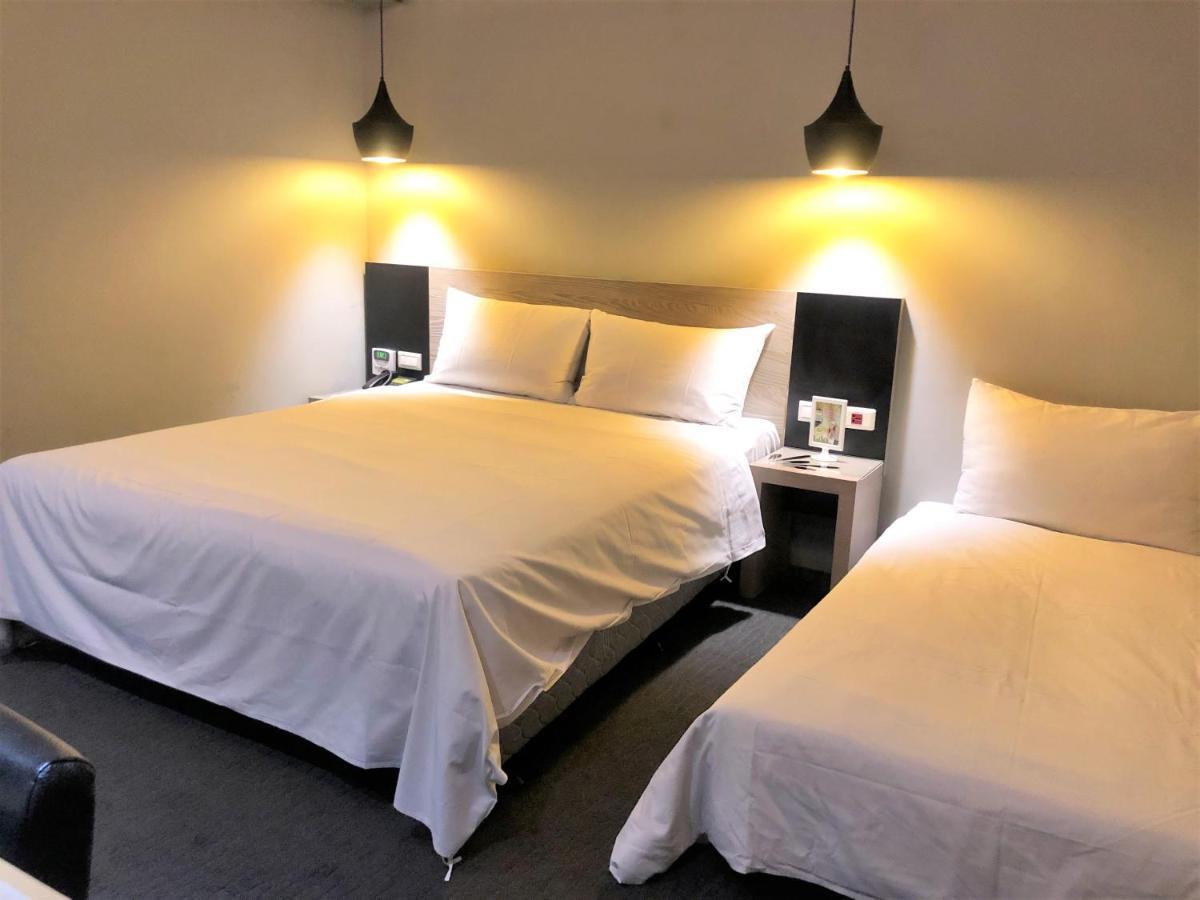 Kiwi Express Hotel - Jiuru Rd Каосюн Екстериор снимка