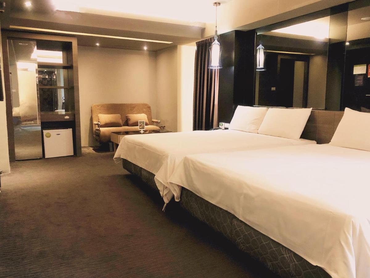 Kiwi Express Hotel - Jiuru Rd Каосюн Екстериор снимка