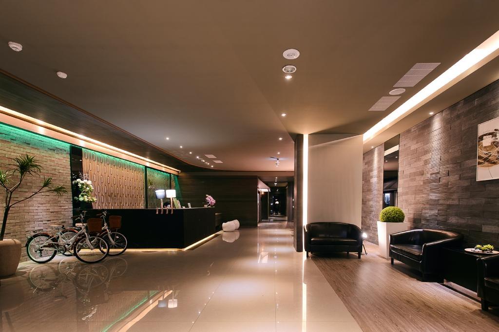 Kiwi Express Hotel - Jiuru Rd Каосюн Екстериор снимка
