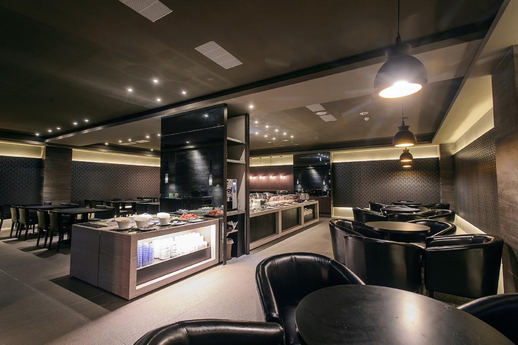 Kiwi Express Hotel - Jiuru Rd Каосюн Екстериор снимка