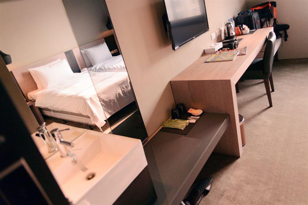Kiwi Express Hotel - Jiuru Rd Каосюн Екстериор снимка